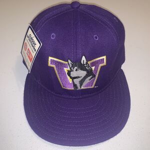Vintage 90s University of Washington Husky Classic Sportswear Snapback Hat NWT